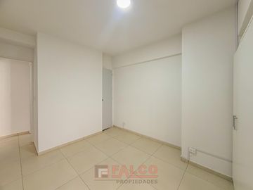 Departamento de 2 ambientes refaccionado a nuevo con patio
