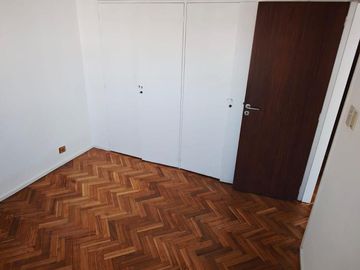 Departamento en alquiler, 2 ambientes con balcón. Seguridad. Lavadero. Sánchez de Bustamante al 400.