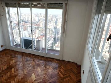 Departamento en alquiler, 2 ambientes con balcón. Seguridad. Lavadero. Sánchez de Bustamante al 400.