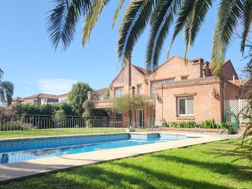 Casa en Venta de 7 ambientes en el barrio Ayres de Pilar. Pilar. GBA Norte