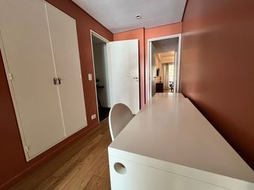 Alquiler departamento de 4 ambientes con cochera amueblado!