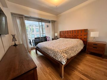 Alquiler departamento de 4 ambientes con cochera amueblado!
