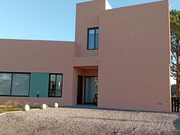 Casa en Venta, 6 Ambientes, en Barrio El Campo Fincas Exclusivas, Campana