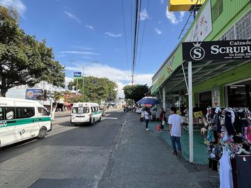 LOCAL COMERCIAL EN RENTA EN LA NOVENA SUR FRENTE A MERCADO DE LOS ANCIANOS