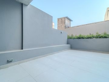 Studio en venta o alquiler con patio privado!!!