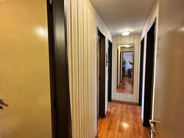Departamento cuatro ambientes cochera a la venta en Lanus