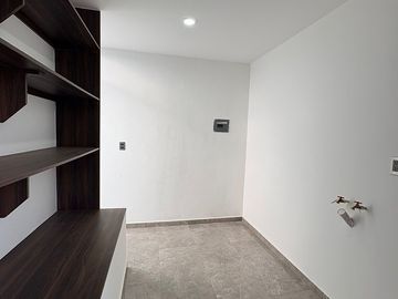 CASA DE TRES NIVELES EN SAN ÁNGEL V - $7.7 MDP