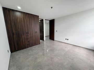 CASA DE TRES NIVELES EN SAN ÁNGEL V - $7.7 MDP