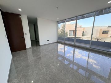 CASA DE TRES NIVELES EN SAN ÁNGEL V - $7.7 MDP