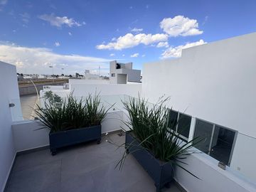 CASA DE TRES NIVELES EN SAN ÁNGEL V - $7.7 MDP
