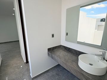 CASA DE TRES NIVELES EN SAN ÁNGEL V - $7.7 MDP