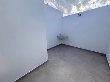 CASA DE TRES NIVELES EN SAN ÁNGEL V - $7.7 MDP