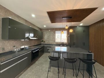 CASA DE TRES NIVELES EN SAN ÁNGEL V - $7.7 MDP