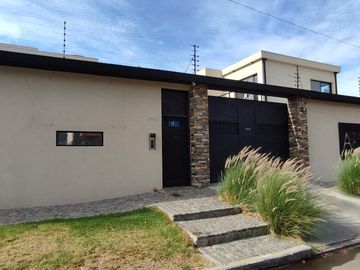Casa en Alquiler en  Quilmes Oeste, Amenities