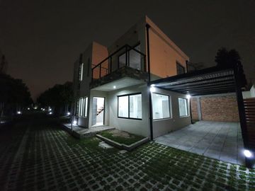 Casa en Alquiler en  Quilmes Oeste, Amenities