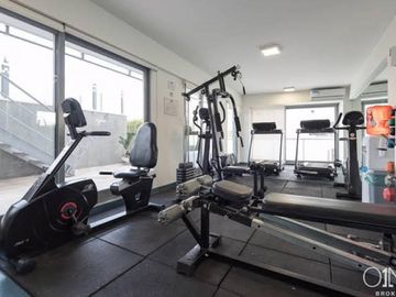 1 ambiente con gran balcon terrazas en Edificio HOM con PISCINA / GYM / SEGURIDAD 24hs