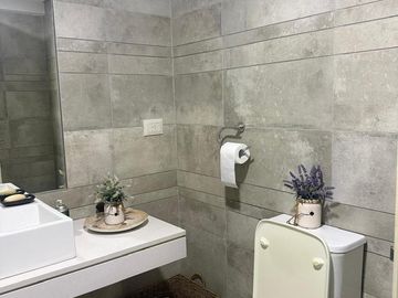1 ambiente con gran balcon terrazas en Edificio HOM con PISCINA / GYM / SEGURIDAD 24hs