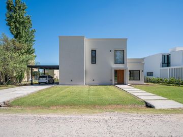 Casa en venta en el Barrio Medal Country club, Pilar, GBA Norte - 4 Ambientes