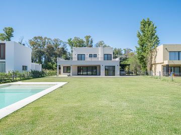 Casa en venta en el Barrio Medal Country club, Pilar, GBA Norte - 4 Ambientes