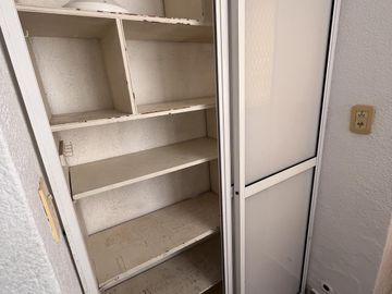 DEPARTAMENTO DE 4 AMBIENTES AL FRENTE CON BALCÓN EN FLORES