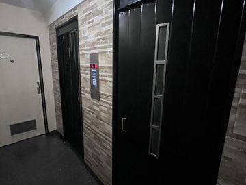 DEPARTAMENTO DE 4 AMBIENTES AL FRENTE CON BALCÓN EN FLORES
