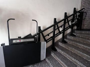 DEPARTAMENTO DE 4 AMBIENTES AL FRENTE CON BALCÓN EN FLORES
