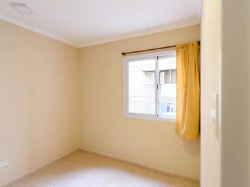 1 Dormitorio y medio a metros de Plaza España y Ciudad Universitaria