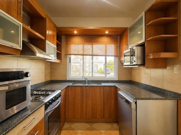 Casa en Esquina - Barrio la caballeriza
