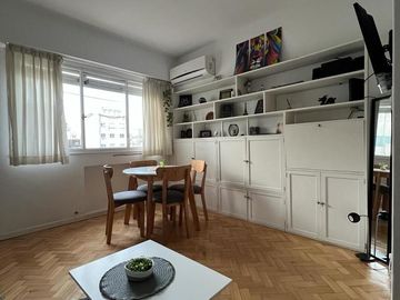 Departamento en venta en CABA, San Nicolás - 2 amb con balcón 10mo piso