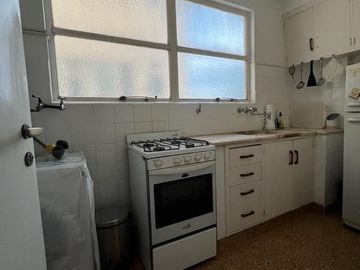 Departamento en venta en CABA, San Nicolás - 2 amb con balcón 10mo piso