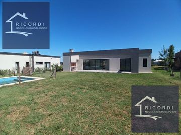 Venta Casa con 3 dormitorios en Medal Country Club