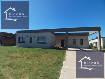 Venta Casa con 3 dormitorios en Medal Country Club