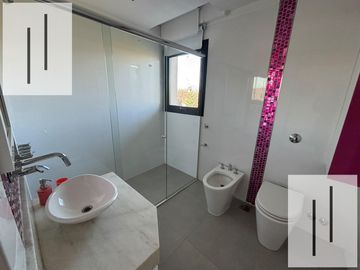 Casa en Alquiler amoblada EL yacht Nordelta 4 dormitorios