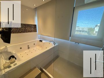 Casa en Alquiler amoblada EL yacht Nordelta 4 dormitorios