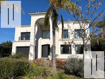 Casa en Alquiler amoblada EL yacht Nordelta 4 dormitorios