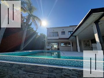 Casa en Alquiler amoblada EL yacht Nordelta 4 dormitorios