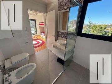 Casa en Alquiler amoblada EL yacht Nordelta 4 dormitorios