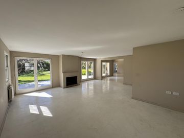 Casa en Venta 5 Ambientes en Senderos 1 - Pilar