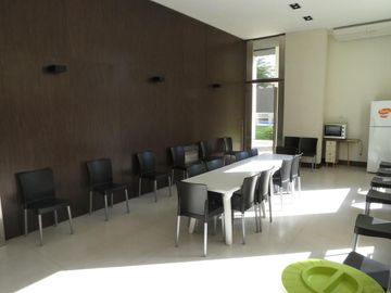 MONOAMBIENTE C/COCHERA EN EXCLUSIVA TORRE PILETA SUM GIMNASIO