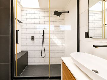 Verbo Divino- Casa Remodelada - Novación Hipotecario