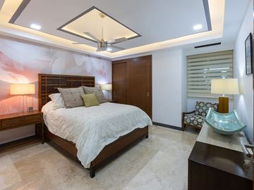 OPORTUNIDAD! LUJOSO PENTHOUSE en Barlovento, Bucerias, Nayarit. En Venta