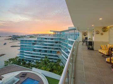 OPORTUNIDAD! LUJOSO PENTHOUSE en Barlovento, Bucerias, Nayarit. En Venta