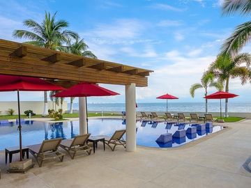 OPORTUNIDAD! LUJOSO PENTHOUSE en Barlovento, Bucerias, Nayarit. En Venta