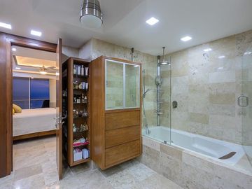 OPORTUNIDAD! LUJOSO PENTHOUSE en Barlovento, Bucerias, Nayarit. En Venta