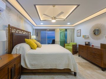 OPORTUNIDAD! LUJOSO PENTHOUSE en Barlovento, Bucerias, Nayarit. En Venta