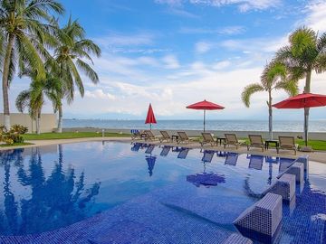 OPORTUNIDAD! LUJOSO PENTHOUSE en Barlovento, Bucerias, Nayarit. En Venta