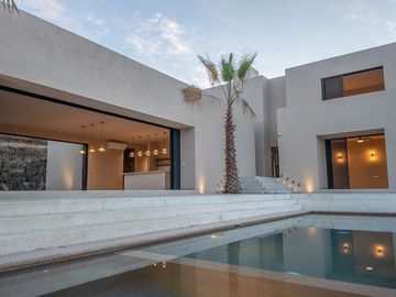 Casa de Lujo con 2 Residencias Independientes y Alberca en Todos Santos, La Paz