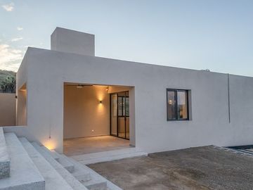 Casa de Lujo con 2 Residencias Independientes y Alberca en Todos Santos, La Paz
