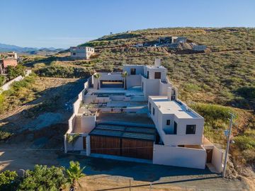 Casa de Lujo con 2 Residencias Independientes y Alberca en Todos Santos, La Paz