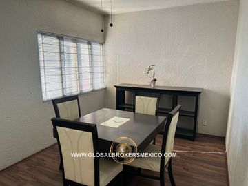 Bodega en Venta con Apartamento, Col. La Perla, Guadalajara, Jalisco.